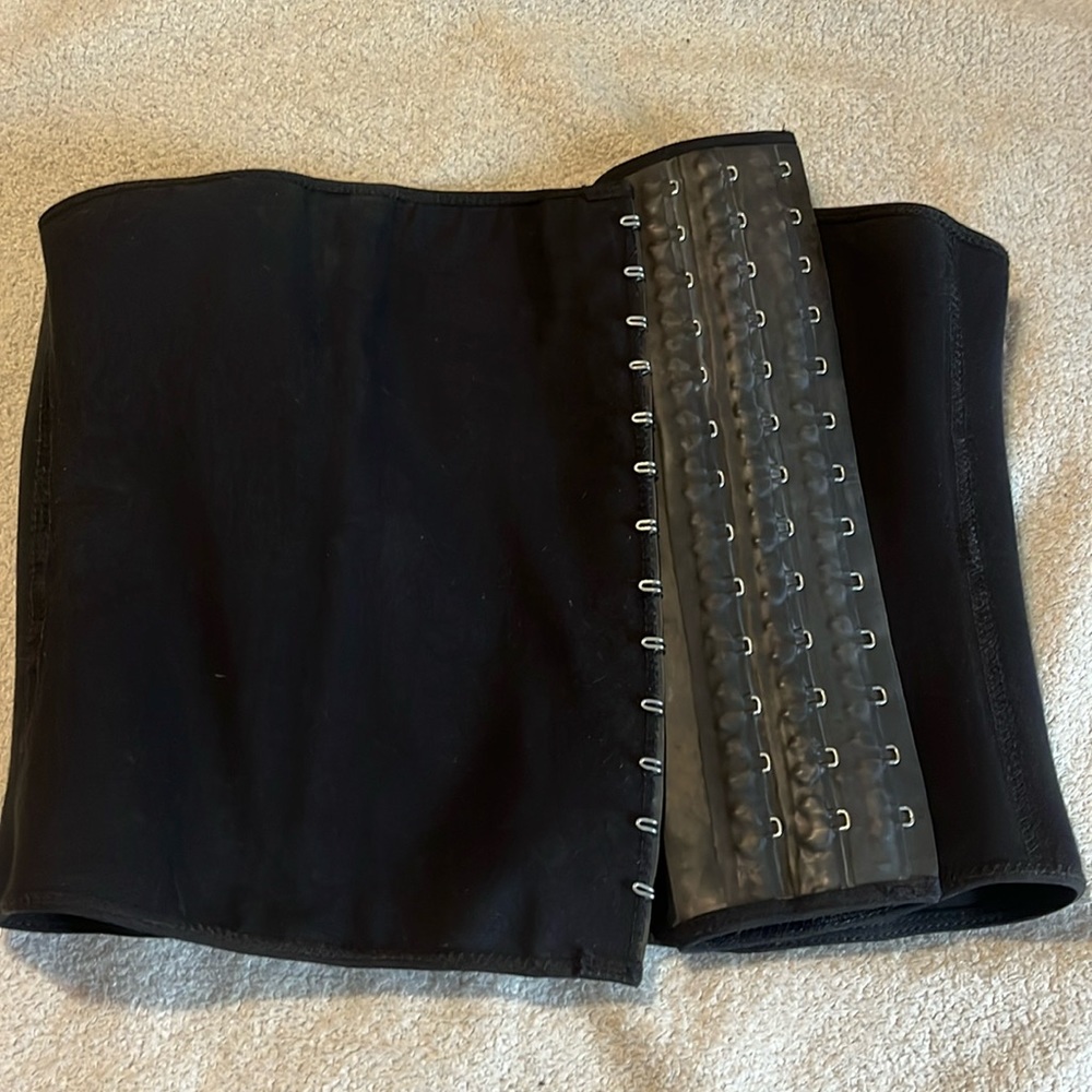 Black waist trainer/corset